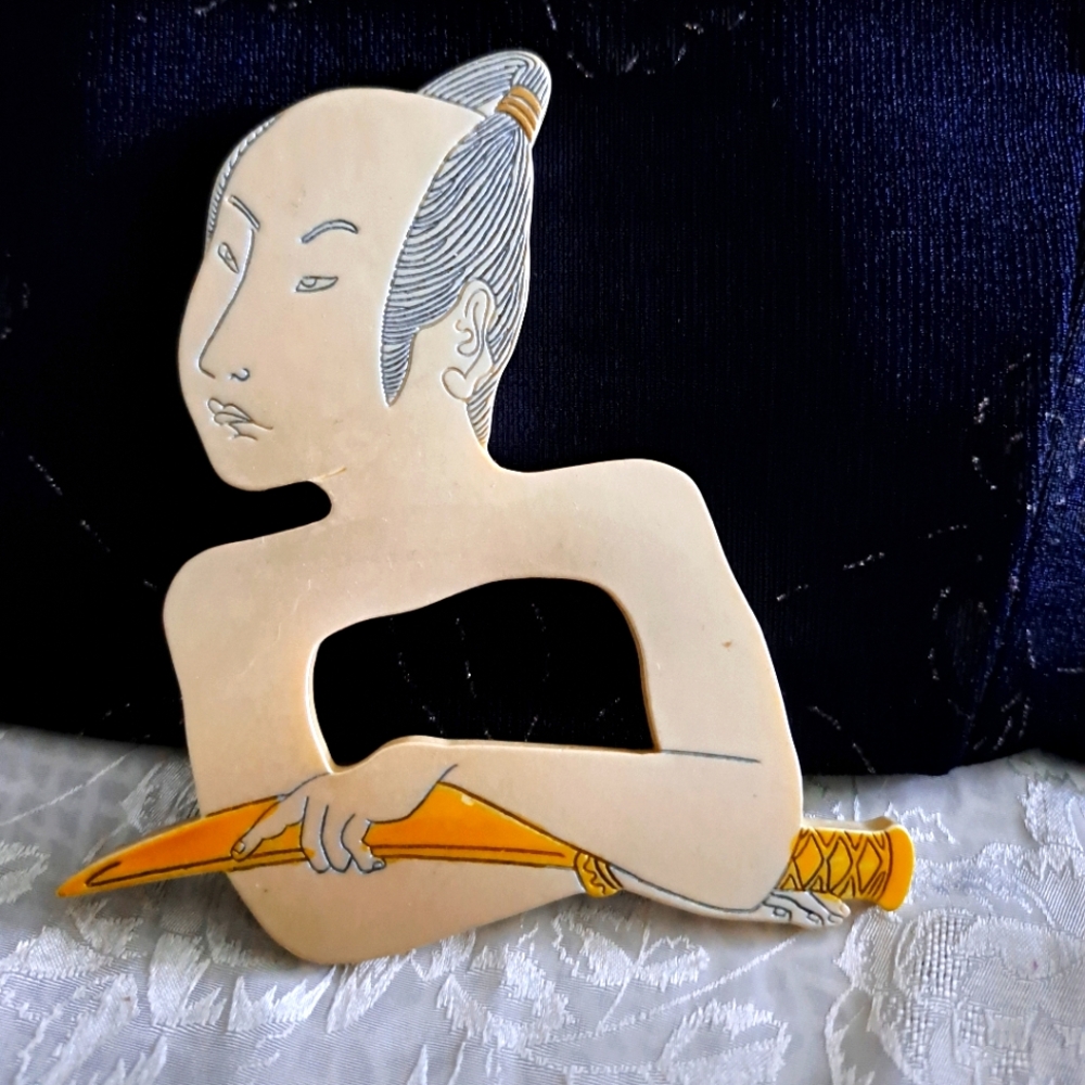 Two's Company Cream Decorative Piece